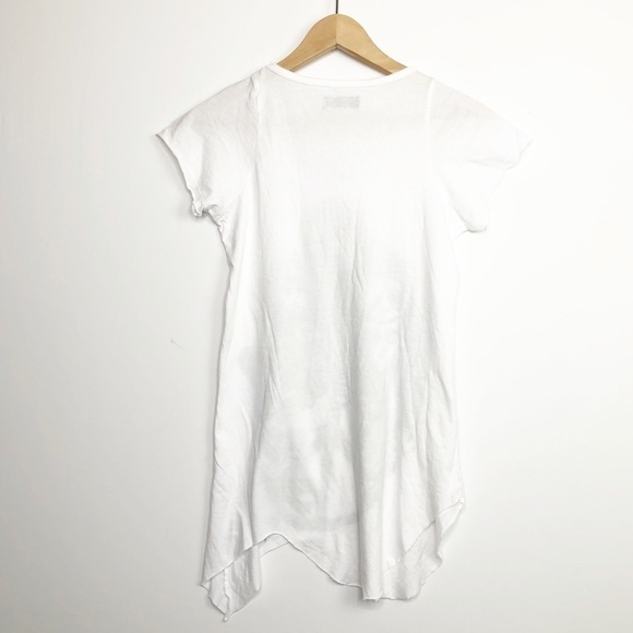 𝅺Lauren Moshi white T-shirt with black graphics peace on earth - Picture 9 of 13